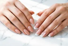 Gel vs Acrylic Nails: Key Differences and Which Is Better Side-by-side comparison of gel vs acrylic nails showing glossy gel finish and sculpted acrylic set on natural hands