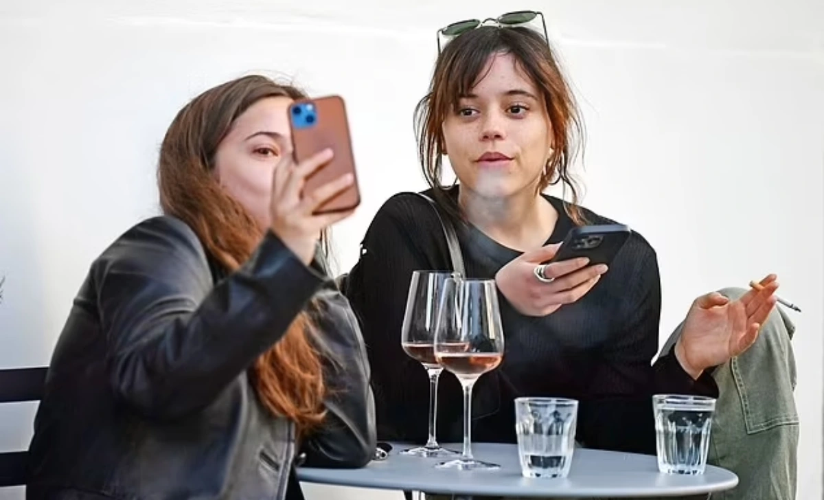 Jenna Ortega smoking photo controversy viral social media backlash