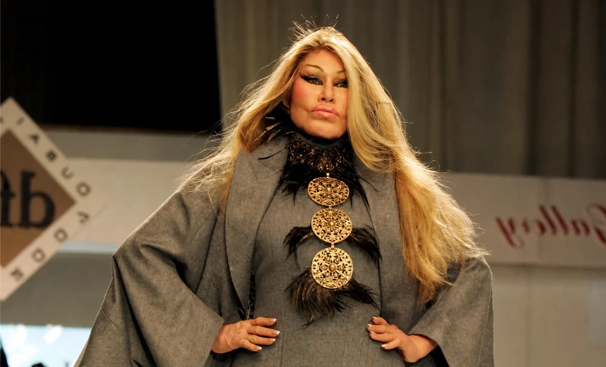 Jocelyn Wildenstein assets including $2.5 billion art collection, $13 million NYC townhouse, and Trump World Tower luxury apartment